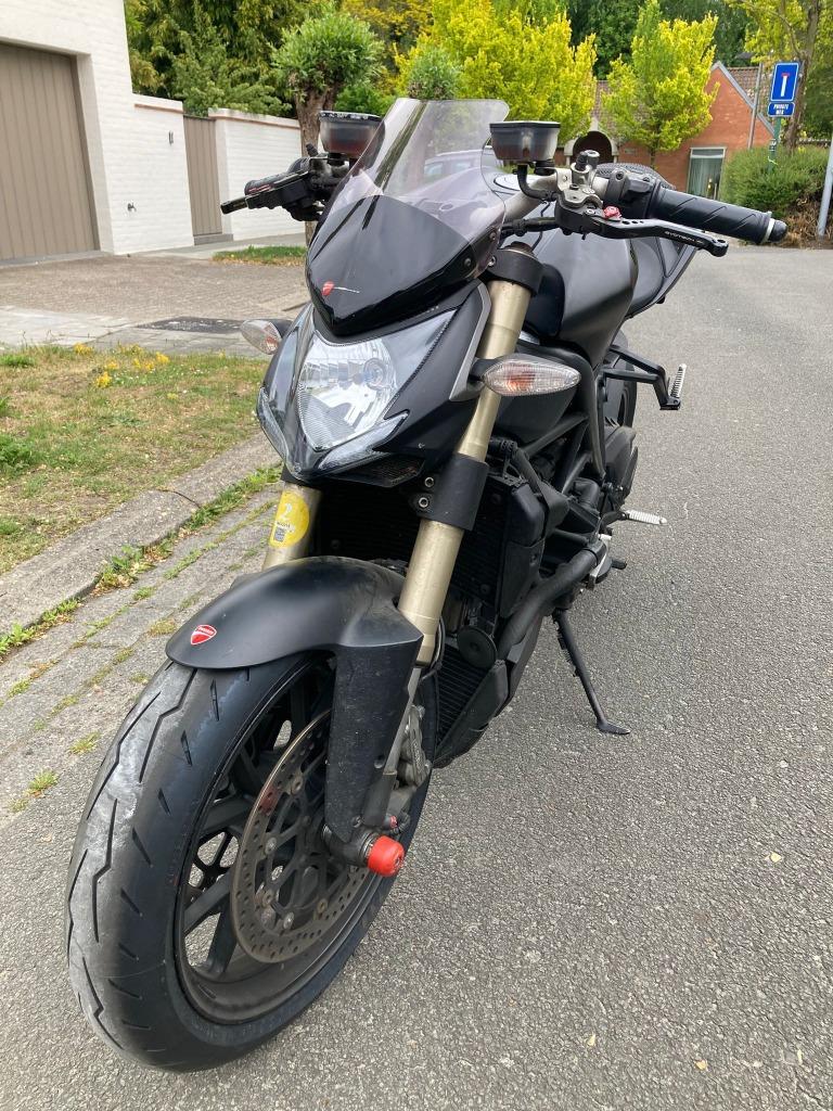 Ducati Streetfighter SF 848, Motoren, 2 cilinders, 849 cc, Particulier, Meer dan 35 kW