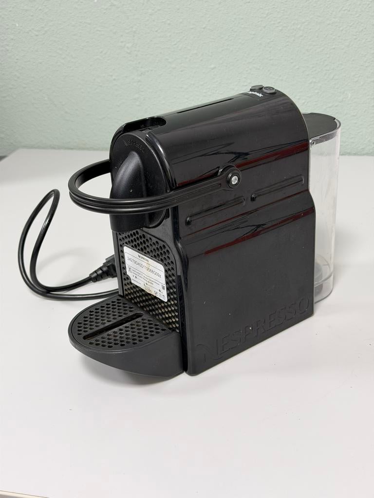 Machine à café Nespresso Magimix Inissia M105 noire noire, Electroménager, Cafetières, Machine à espresso, Réservoir d'eau amovible