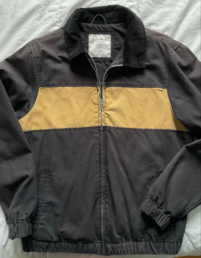 Pull&Bear, jas zwart met strook zandkleur, M, Maat 48/50 (M), Zwart, Ophalen of Verzenden, Zo goed als nieuw