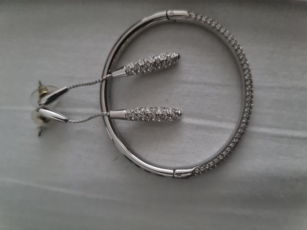 Swarovski oorbellen en armband stone, Handtassen en Accessoires, Armbanden, Ophalen of Verzenden, Zo goed als nieuw