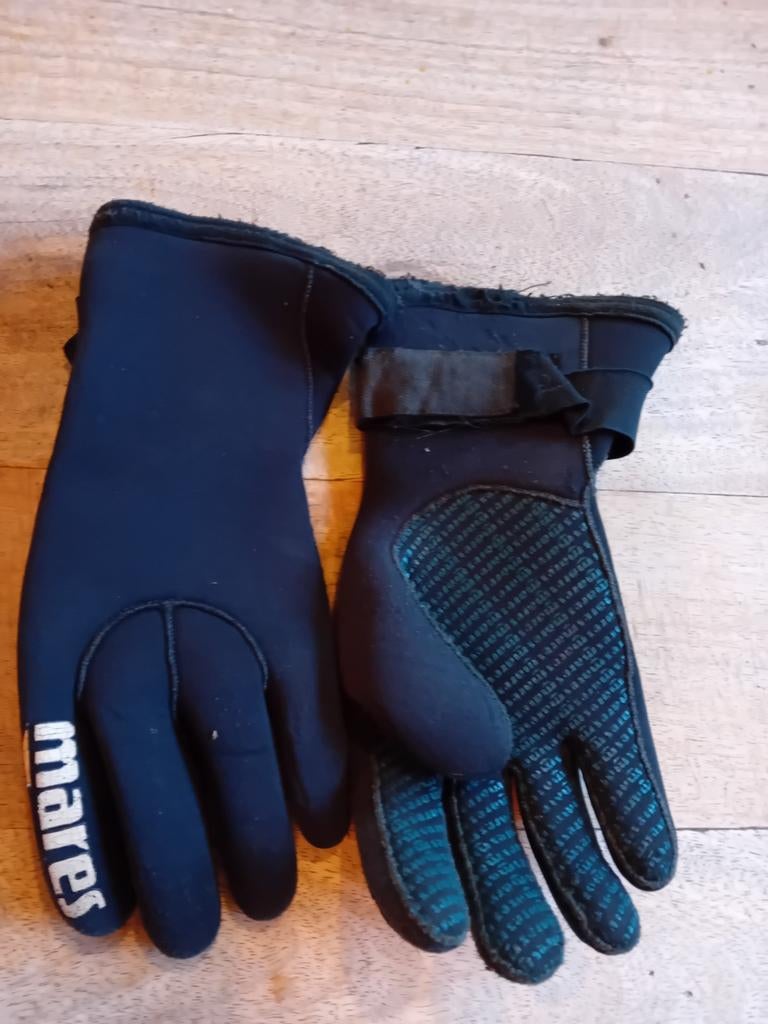 Gant de plongée Mares 5 mm taille M, Sports nautiques & Bateaux, Plongée, Enlèvement ou Envoi
