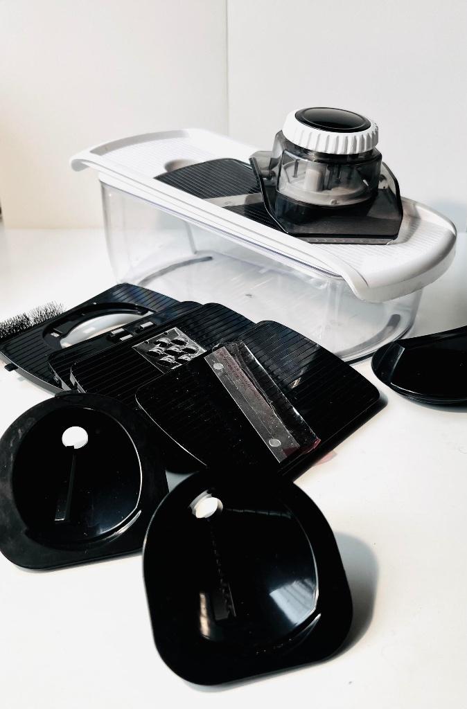 Set coupe-légumes mandoline avec plateau, Enlèvement, Comme neuf