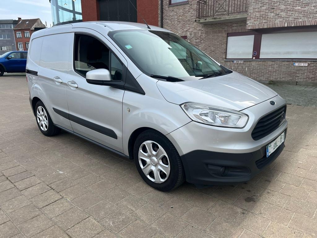 Ford Transit Courier Transit Courier 1.0 EcoBoost Trend, Voorwielaandrijving, Euro 6, https://public.car-pass.be/vhr/5639fed9-5cfe-41a1-9d9c-2a07f252f265