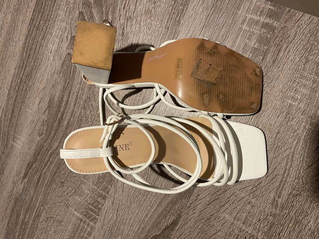 Chaussure a talon, Enlèvement