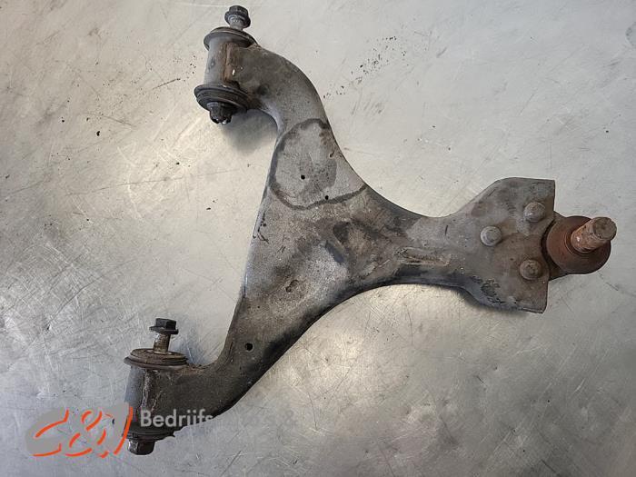 Bras de suspension avant gauche d'un Mercedes Vito, 3 mois de garantie, Utilisé, -, -
