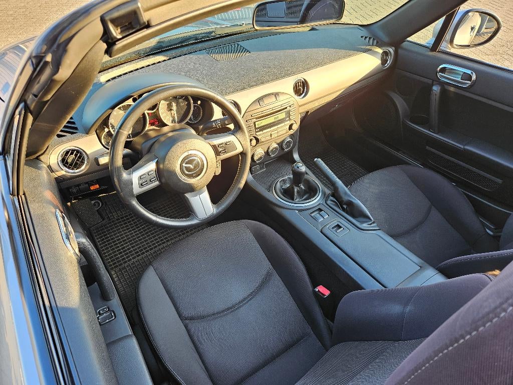 Mazda MX-5 1.8i Active, Autos, Mazda, https://public.car-pass.be/vhr/0d043210-509e-4888-a25f-2032a6d95e58, Argent ou Gris, Achat
