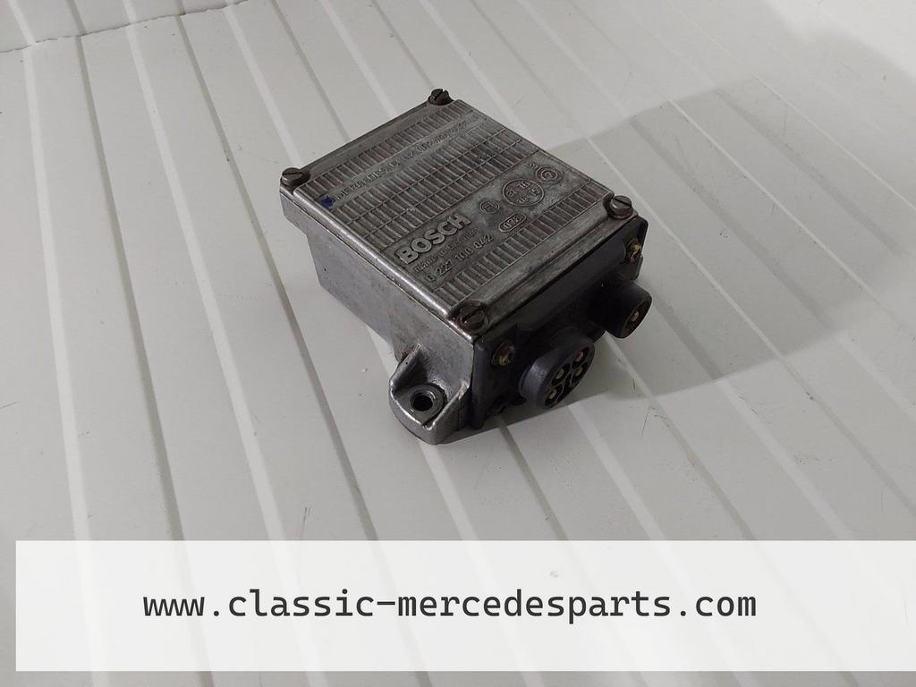Ontstekingsmodule Mercedes Bosch w126 w107  0227100042 / 002, Auto-onderdelen, Elektronica en Kabels, Mercedes-Benz, Gebruikt