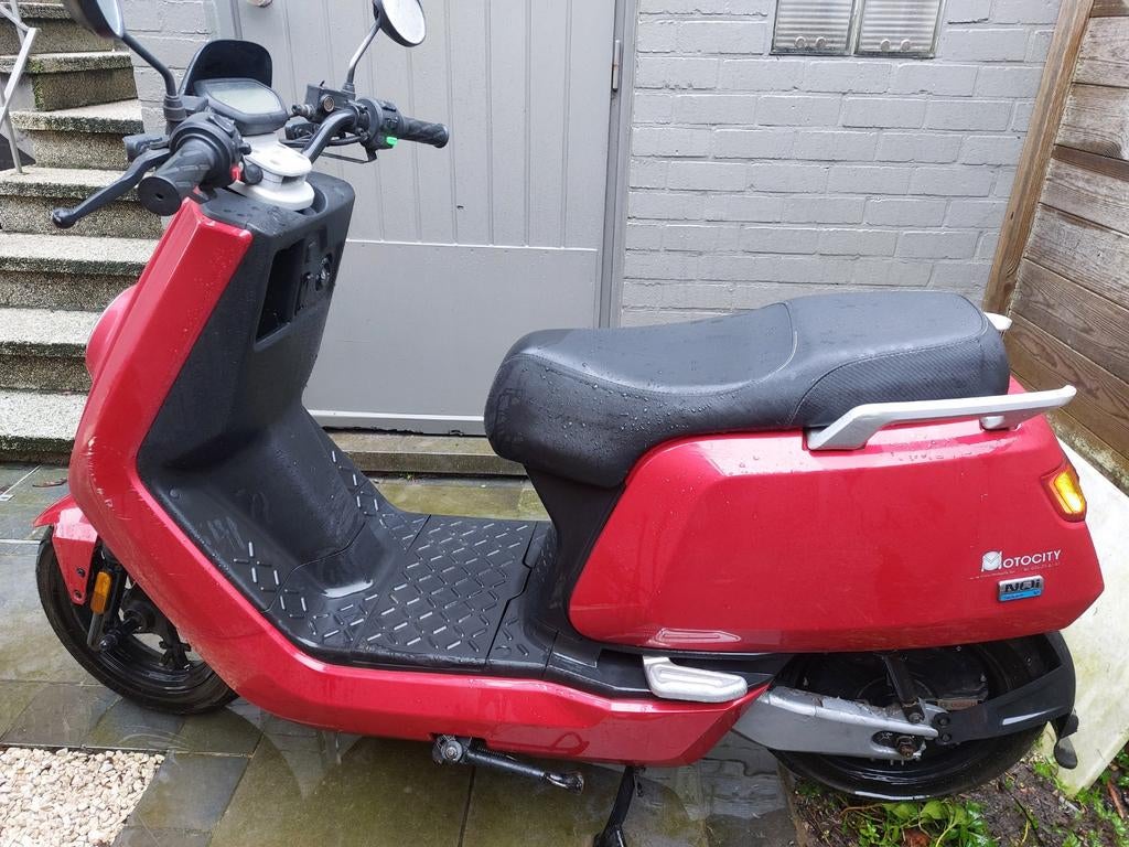 NIU B-klasse 2021, Fietsen en Brommers, Ophalen