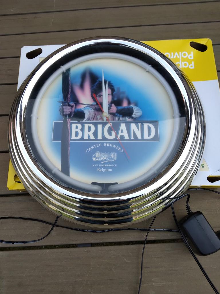 Neonklok van Brigand, Verzamelen, Biermerken, Ophalen of Verzenden