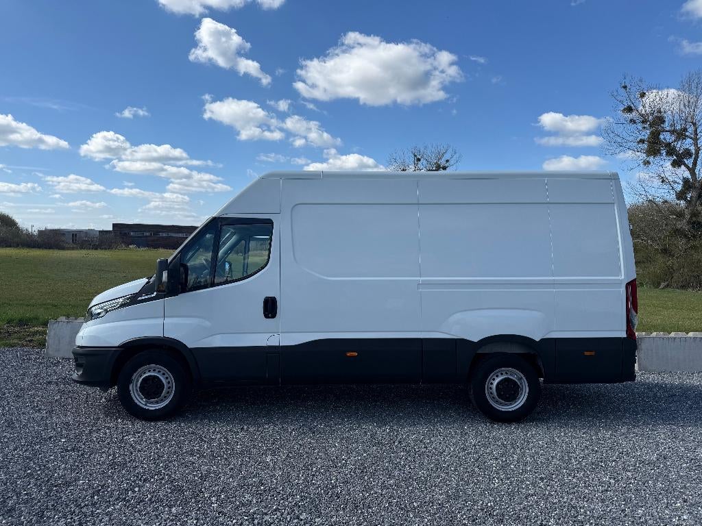 Iveco Daily 3.0L 180CH **Boite auto Full Tracte 3.5T**, Autos, Camionnettes & Utilitaires, Essai à domicile, Achat, Euro 6, Entretenue par le concessionnaire