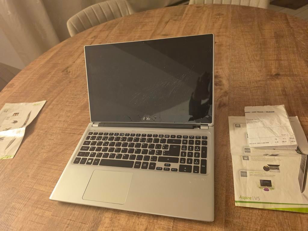 Pc acer pr pièces écran en verre cassé s'allume mess error, Informatique & Logiciels, Enlèvement