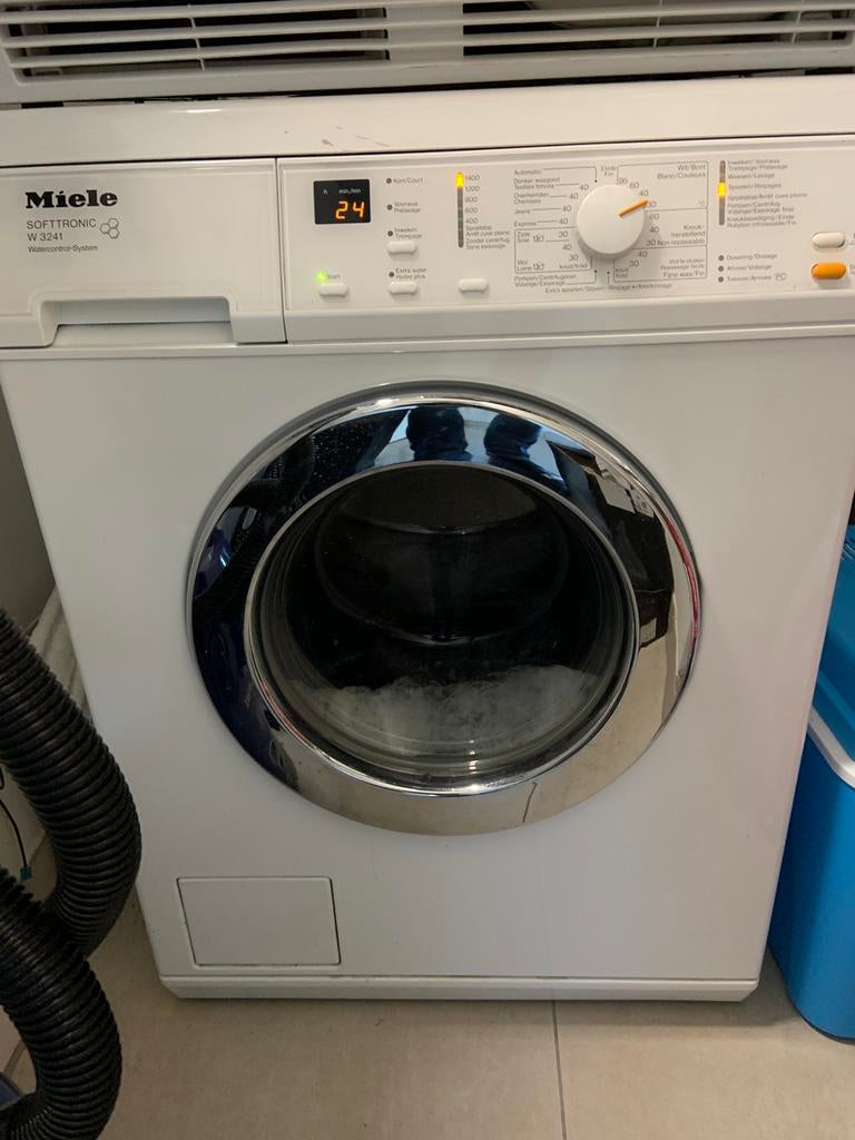 Goed werkende Miele wasmachine, Elektronische apparatuur, Wasmachines, Ophalen, Gebruikt, Voorlader, 1200 tot 1600 toeren