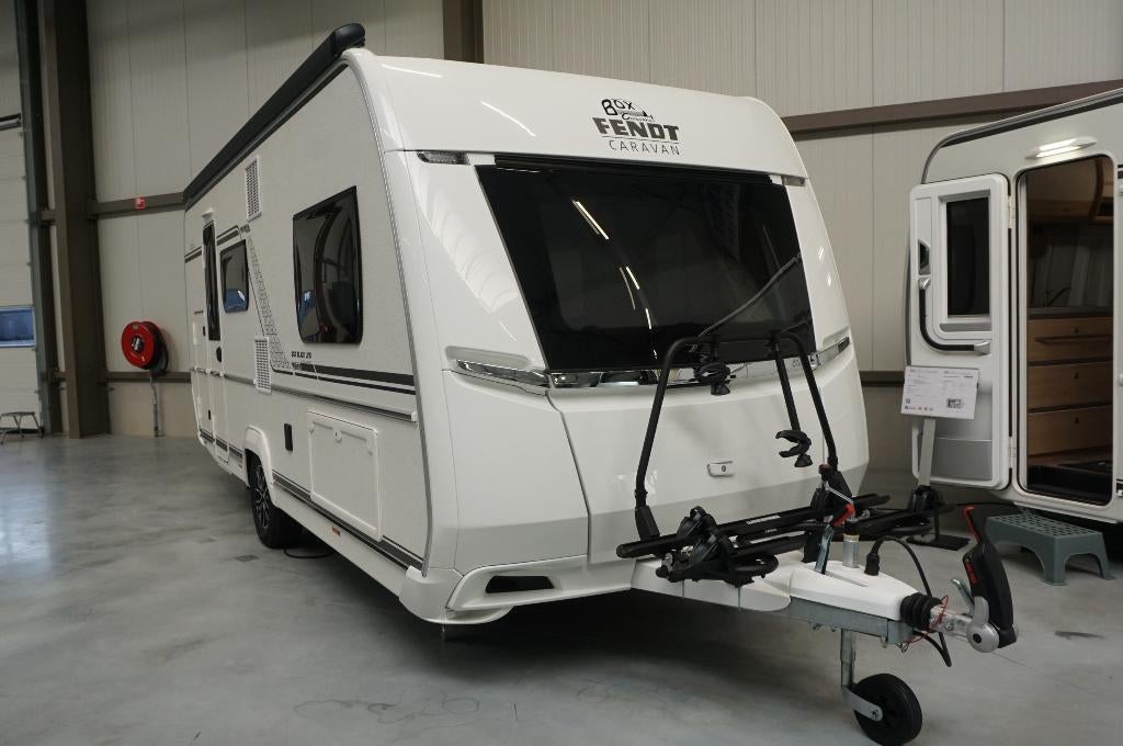 Nieuwe 6 persoons Fendt met stapelbed, 2p b, Black line pack, Koelkast, Bedrijf, Treinzit, Fendt