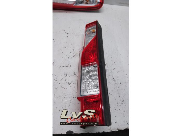 Achterlicht links van een Renault Master, Gebruikt, -, Renault, -