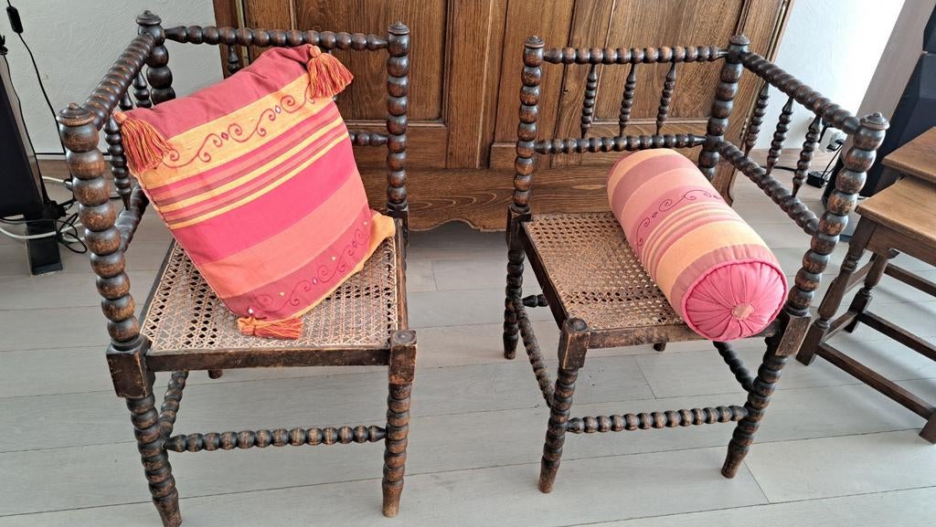 Antieke bobbin stoelen met biezen zitting – set van 2 – land, Antiek en Kunst, Ophalen