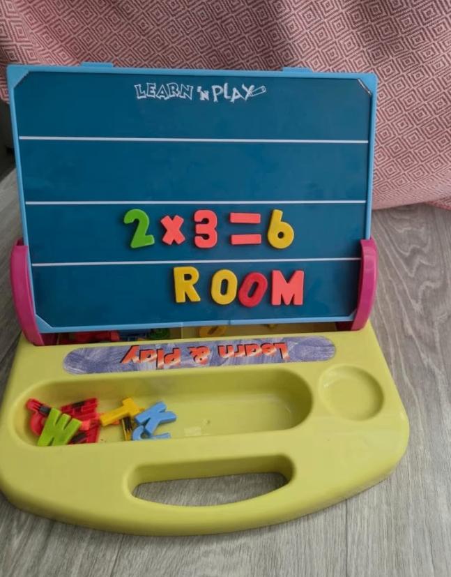 tableau d'écriture/calcul magnétique, Enfants & Bébés, Enlèvement ou Envoi, Utilisé, Langue et Lecture