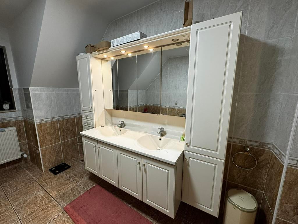 Ensemble meubles sdb double vasques – Style classique crème, Maison & Meubles, Salle de bain | Meubles de Salle de bain, Comme neuf