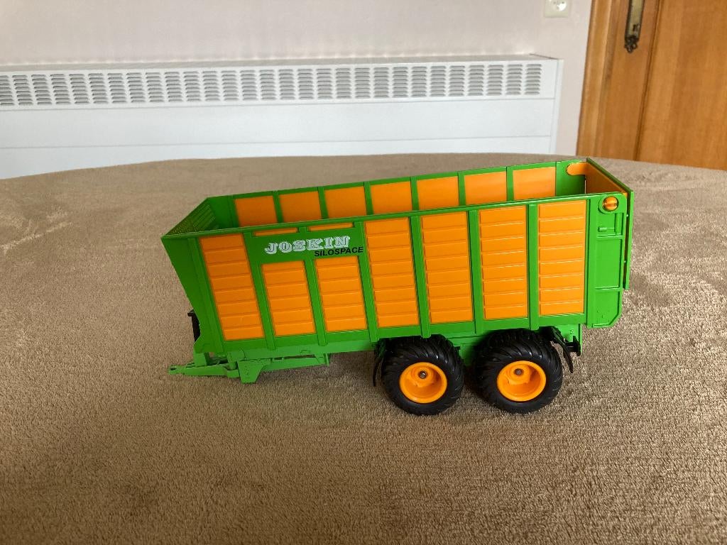 Siku Joskin silagewagen, schaal 1:32 vanaf 3 jaar, Enlèvement ou Envoi, Comme neuf, Tracteur et Agriculture, SIKU