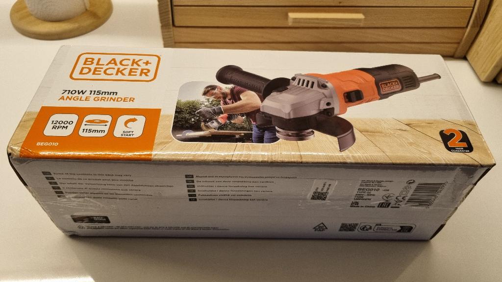 Haakse Slijper Black & Decker 710W 115mm, Doe-het-zelf en Bouw, Gereedschap | Slijpmachines, Ophalen of Verzenden, Nieuw