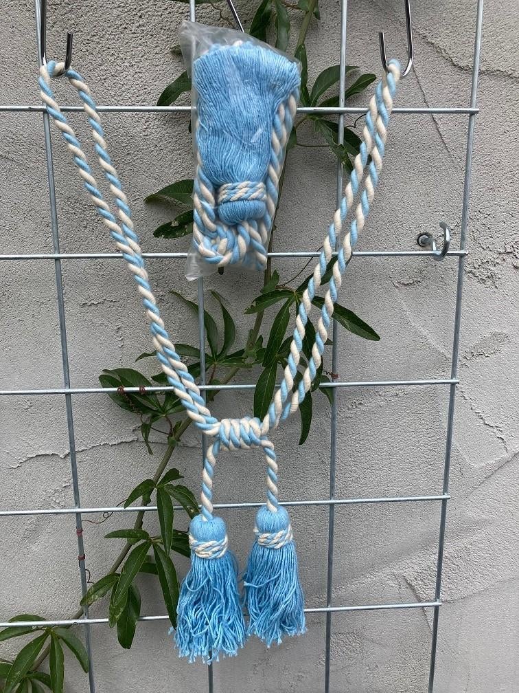 EMBRASSE MET ENKELE FLOS LT BLAUW NIEUW, Huis en Inrichting, Stoffering | Gordijnen en Lamellen, Ophalen of Verzenden, Nieuw, Blauw