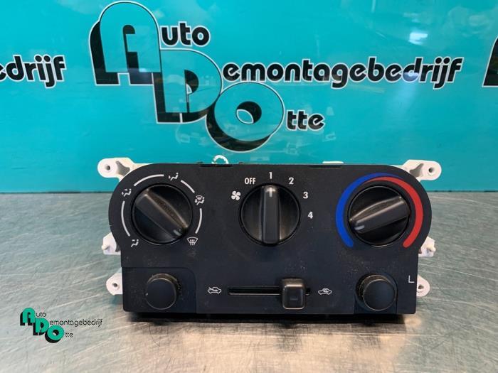 Panneau de commandes chauffage d'un Daihatsu Sirion (Sirion, Autos : Pièces & Accessoires, Tableau de bord & Interrupteurs, Daihatsu
