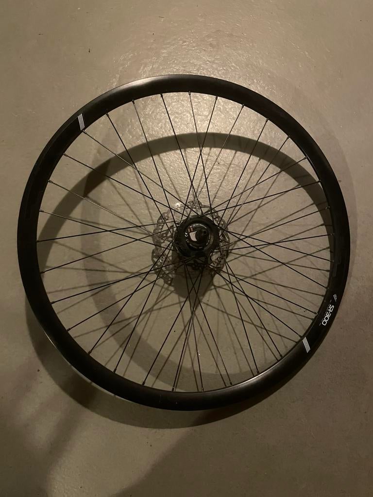 Voorwiel fiets maddux sr-300 28 inch naafdynamo schijfrem, Ophalen, Zo goed als nieuw