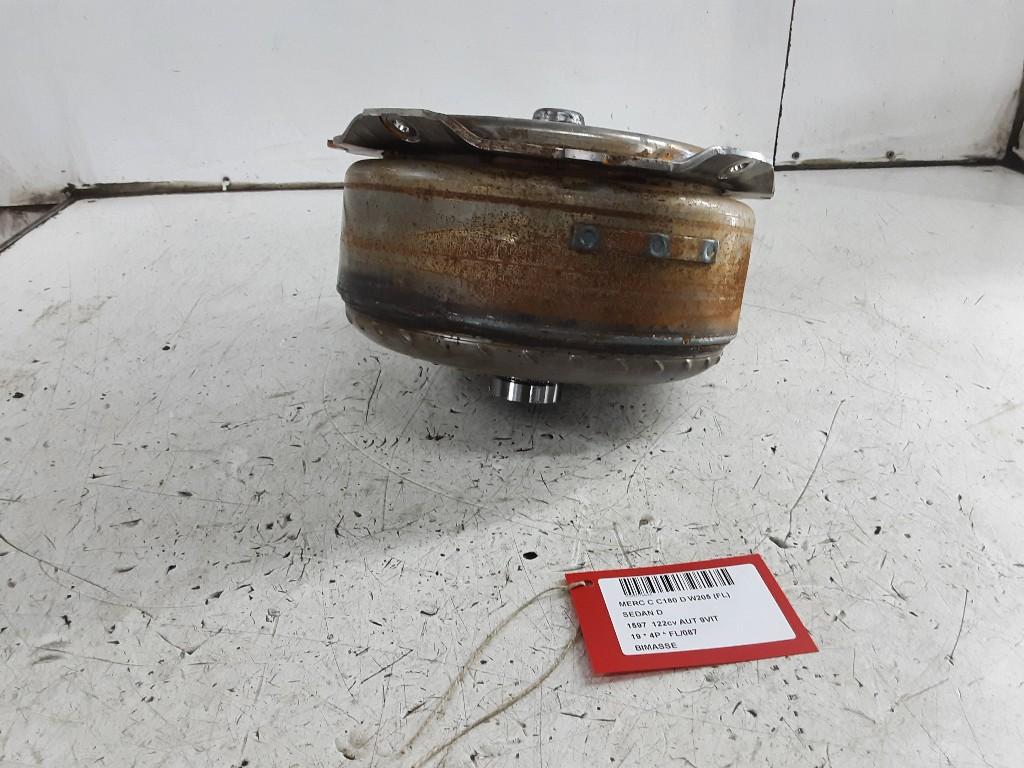 VOLANT MOTEUR BI-MASSE Mercedes-Benz C (W205) (A2132500302), Mercedes-Benz, Mevr. I. Hauben, Utilisé, Rue de l'Espoir 34 34
4030  GRIVEGNÉE, BE