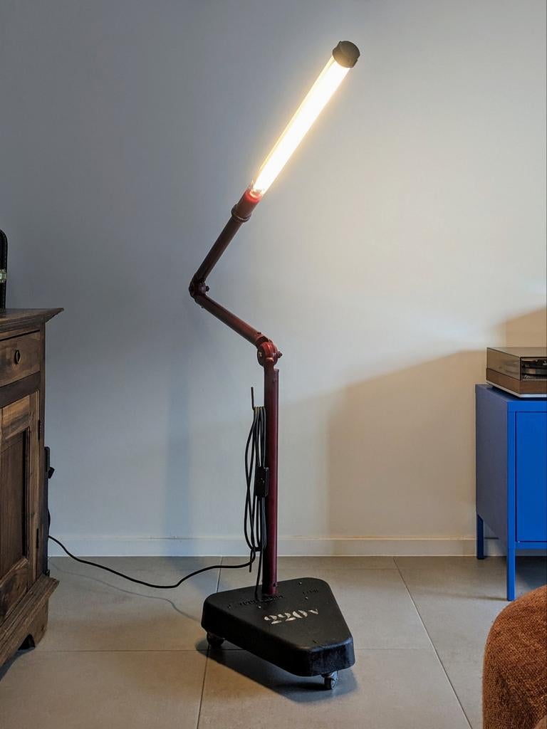 J. Toulemonde Paris - Vintage industriële staande lamp, Huis en Inrichting, Lampen | Vloerlampen, Zo goed als nieuw, 150 tot 200 cm