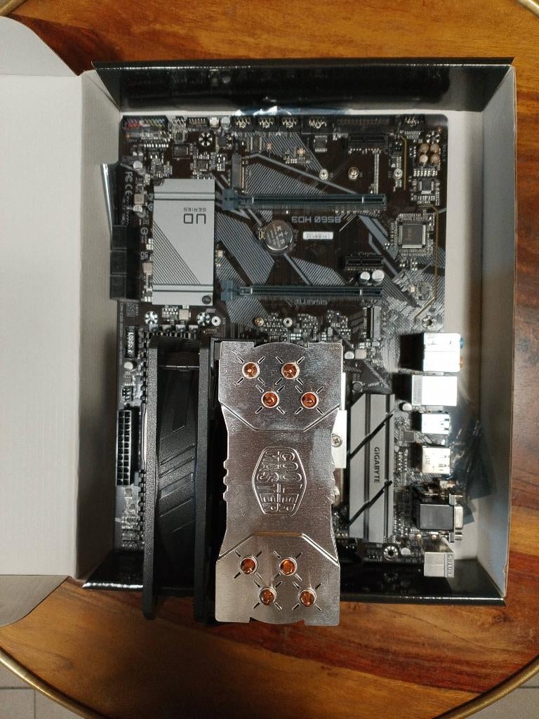 MB Gigabyte B560 + CPU intel i5  11Gen + 64GB Ram, Informatique & Logiciels, DDR4, Comme neuf, Enlèvement, ATX