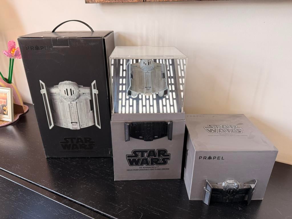 Star wars tie fighter - propel drone collecters box, Hobby en Vrije tijd, Modelbouw | Radiografisch | Helikopters en Quadcopters