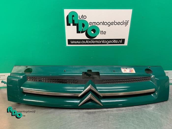 Calandre d'un Citroen Berlingo (Berlingo 96-) (KQVB), -, 3 mois de garantie, Utilisé, -