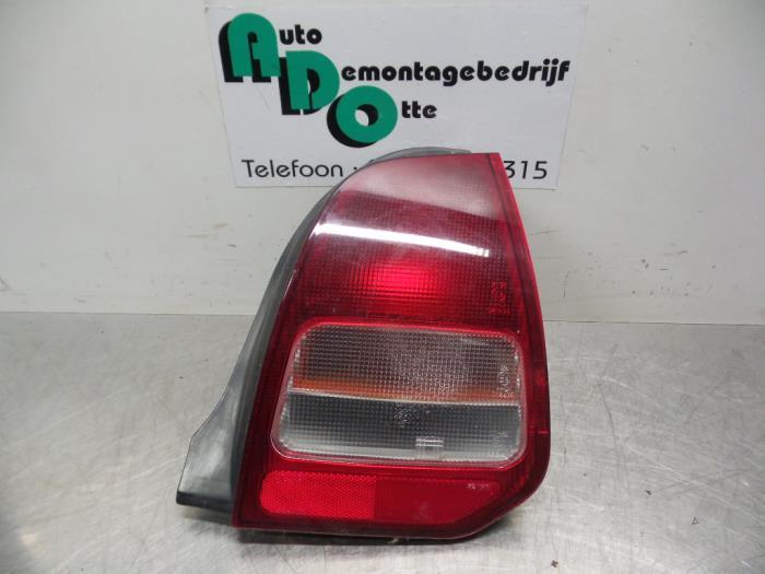 Feu arrière droit d'un Mitsubishi Colt (Colt 96-), -, 3 mois de garantie, Utilisé, Mitsubishi