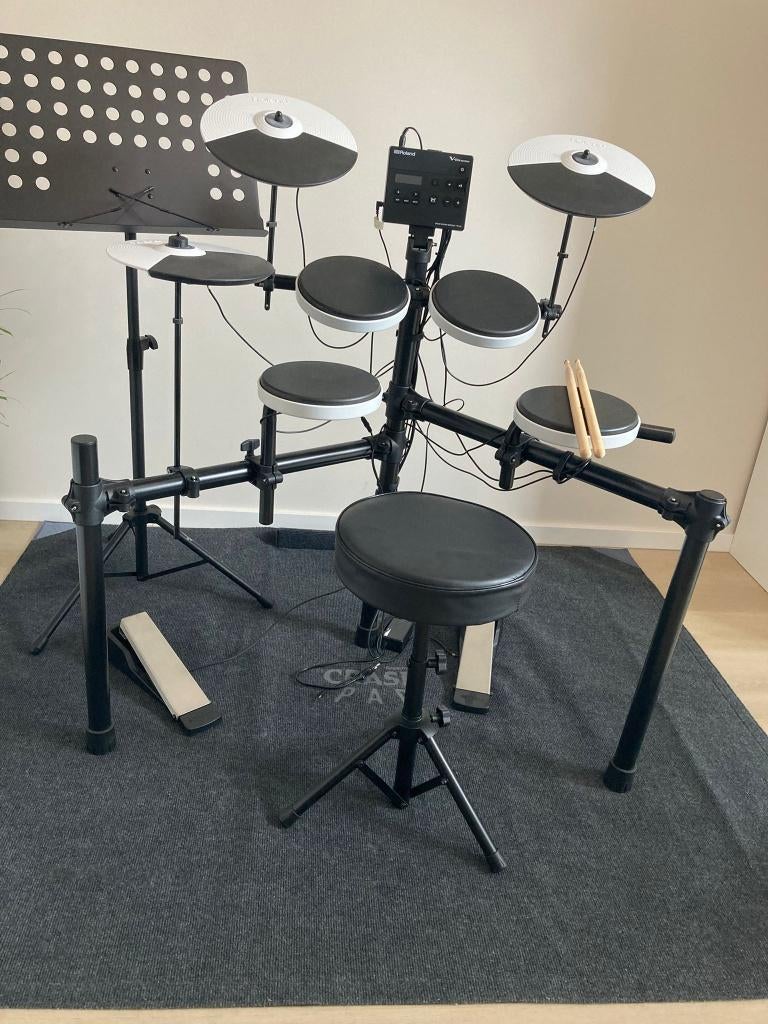 Roland TD-02K V-Drums + accessoires + extra kick, Musique & Instruments, Batteries & Percussions, Enlèvement, Comme neuf, Roland