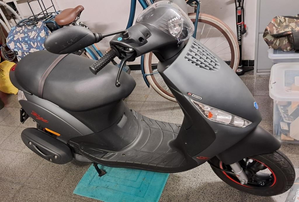 piaggio zip euro5, Fietsen en Brommers, Scooters | Piaggio, Ophalen, Zip