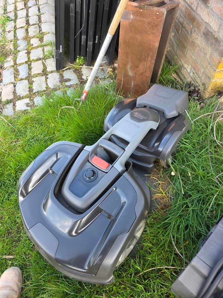 Tondeuse robot Husqvarna 4x4 435 x, Enlèvement ou Envoi