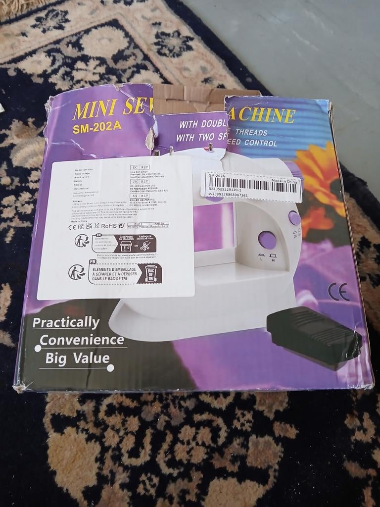 Petite machine à coudre, Enlèvement, Machine à coudre