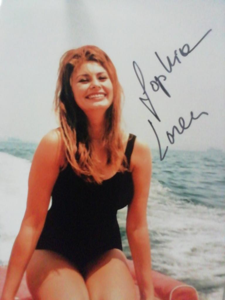 Sophia Loren met originele handtekening, Verzamelen, Muziek, Artiesten en Beroemdheden, Ophalen of Verzenden