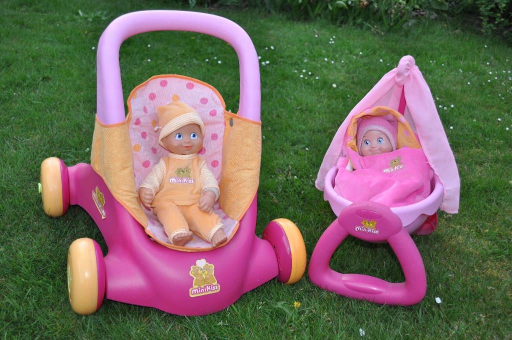 mini kiss buggy en bedje, beiden met popje, Kinderen en Baby's, Ophalen, Zo goed als nieuw