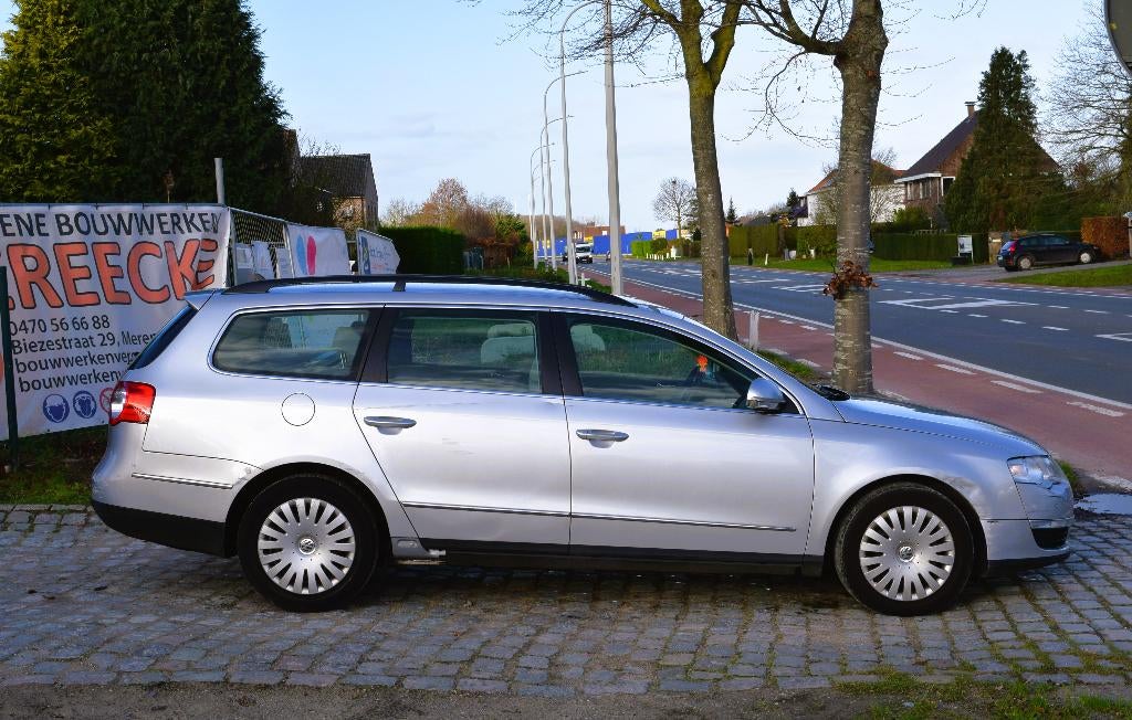 Vw Passat 1.9TDi/Airco/GPS/1st Owner/HISTORY, Autos, Argent ou Gris, Achat, Entreprise, Boîte manuelle