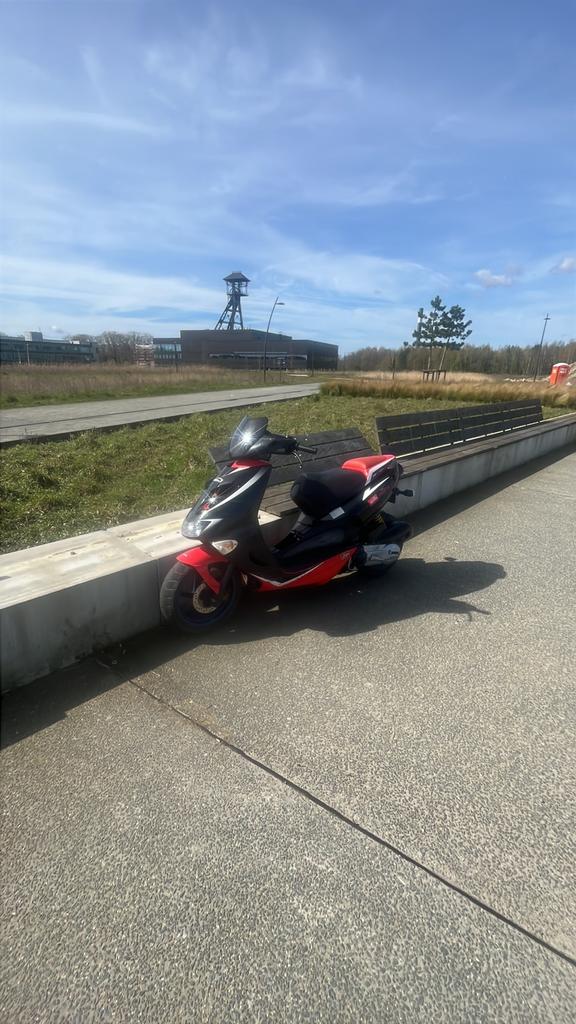 Aprilia sr 125, Motoren, Scooter, Particulier, 125 cc, 1 cilinder