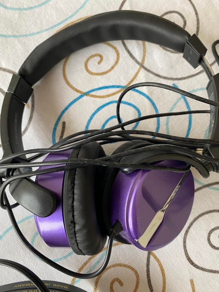 Paarse koptelefoon, Computers en Software, Ophalen of Verzenden, Zo goed als nieuw
