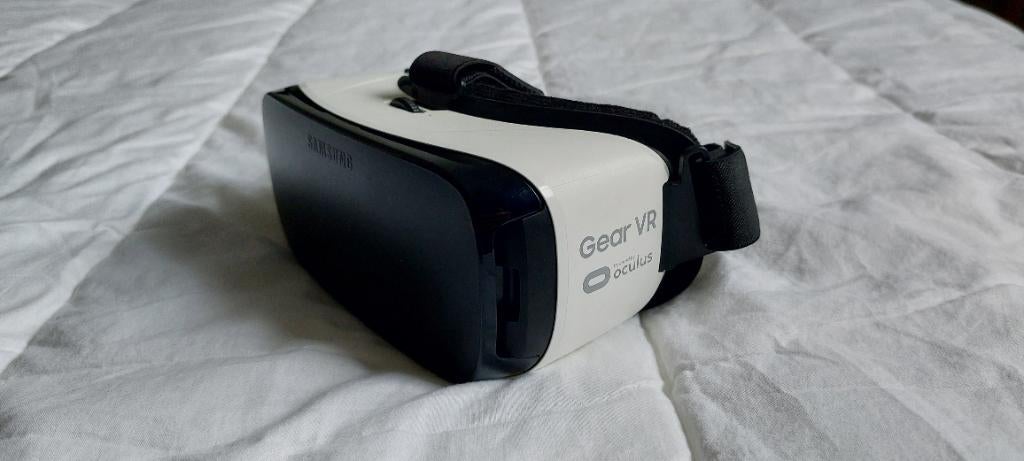 Vrbril samsung gear vr by oculus bril voor smartphone, Games en Spelcomputers, Ophalen of Verzenden, Zo goed als nieuw, VR-bril