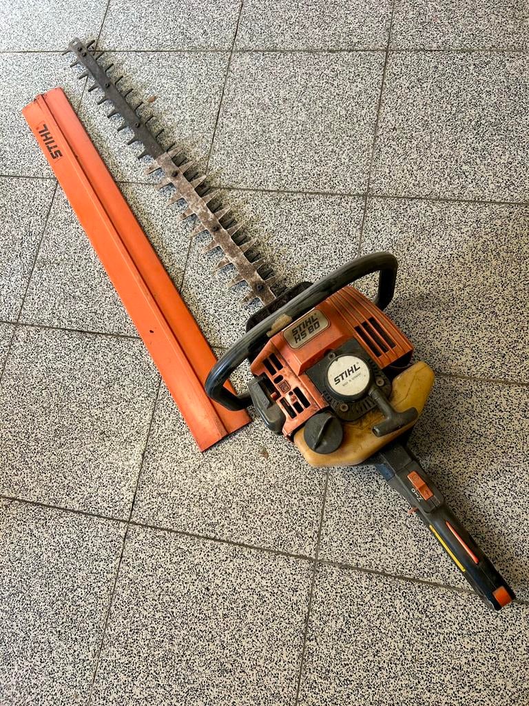 STIHL HS 80, Jardin & Terrasse, Taille-haies, Utilisé, Essence, Enlèvement