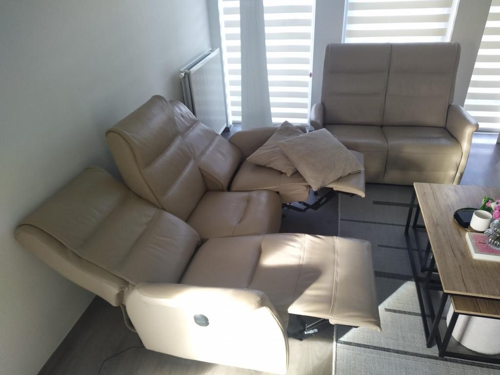 100% lederen tweezit met driezit - elektrische relax, Ophalen, Zo goed als nieuw