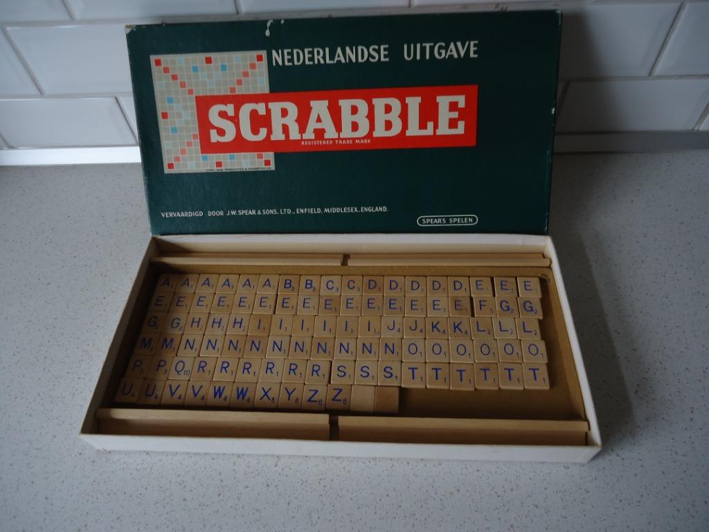Vintage "Scrabble" met echte houten Lettertjes en Houdertjes, Hobby & Loisirs créatifs, Jeux de société | Jeux de plateau, Utilisé
