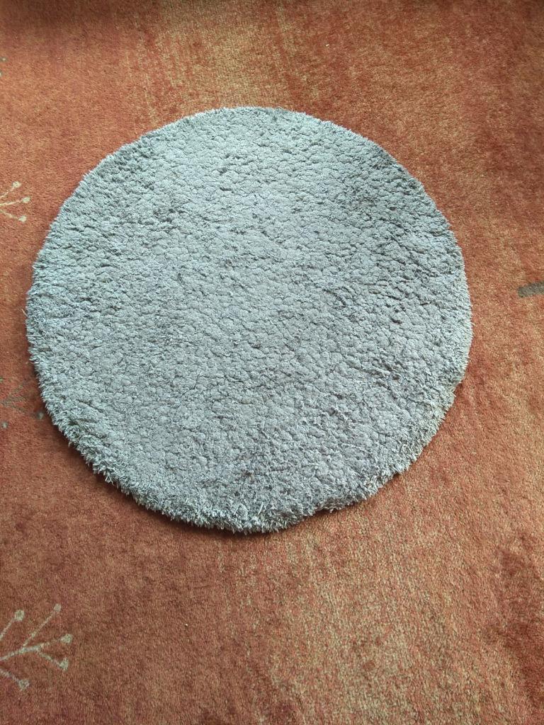 Petit tapis rond et gris, Ophalen, Gebruikt, Rond, 50 tot 100 cm