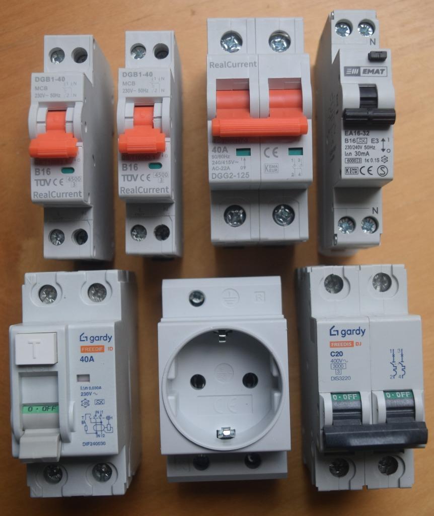 DIN Rail Zekeringen en Automaten, Doe-het-zelf en Bouw, Ophalen of Verzenden, Nieuw, Schakelaar