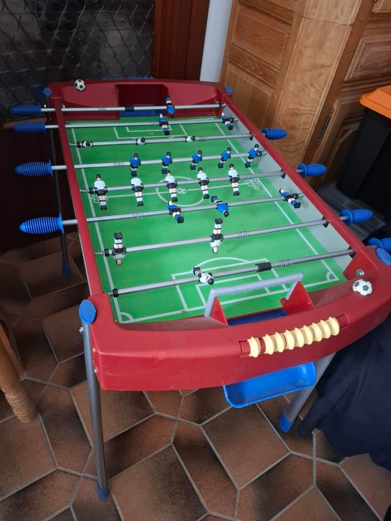 Baby foot d'intérieur Smoby, Enfants & Bébés, Jouets | Tables de football, Enlèvement, Utilisé