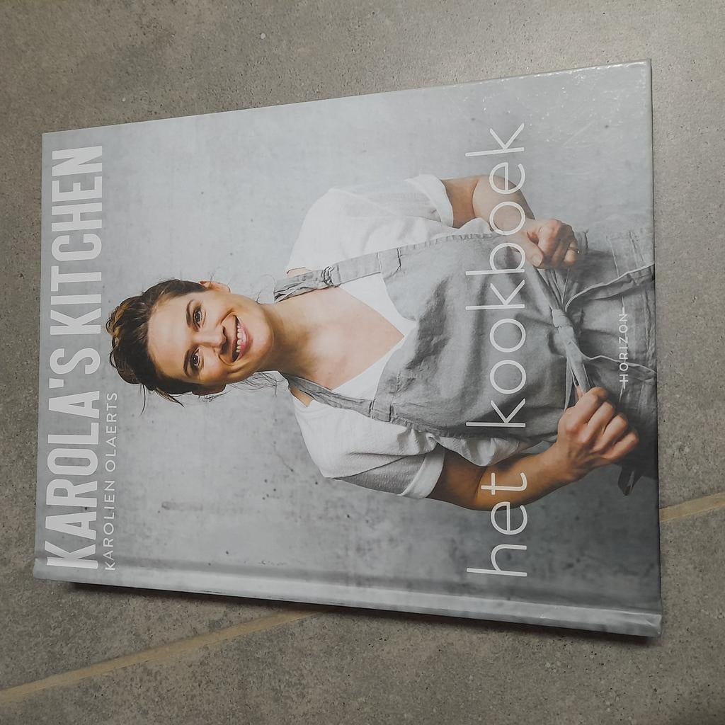 Karolien Olaerts - Karola's Kitchen: het kookboek, Ophalen of Verzenden, Zo goed als nieuw, Karolien Olaerts