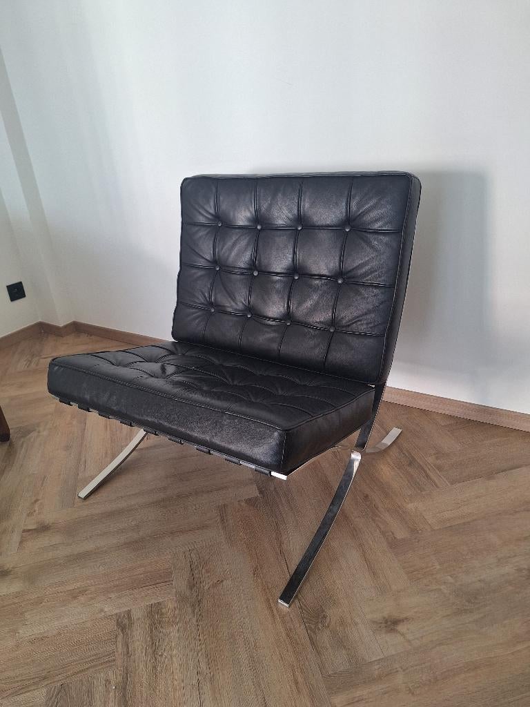 Barcelona chair, 75 à 100 cm, Moins de 150 cm, Comme neuf, Enlèvement